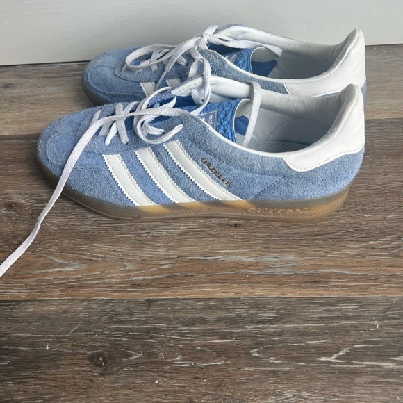 Blue adidas gazelle size 8 - Picture 2 of 3